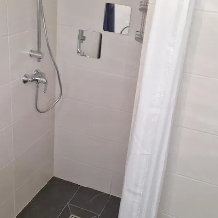 Apartment Kreuzberg Zentral - 7 Betten Bis 11 Personen - Genial Fuer Grosse Gruppen *